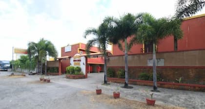 Golden Success Hotel I by RedDoorz