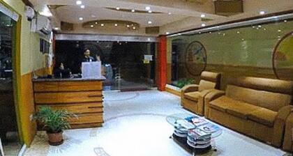 Reddoorz Plus @ Taj Hotel Tuguegarao