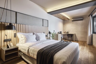 O2 Suites Glyfada
