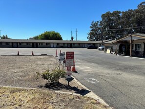 Exterior - Sands Motel (Livermore)