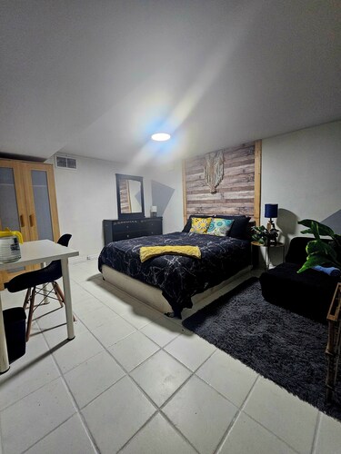 Bedroom At prime location 