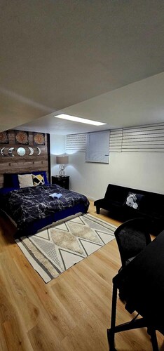 Bedroom At prime location 