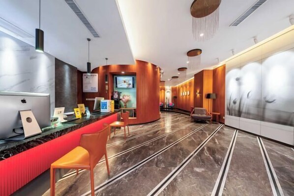 Lobby - Xingguang Holiday Hotel (Zhengzhou Zijing East Street Metro Station) (Zhengzhou)
