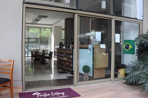 Lobby - Urban Retreat with Mountain View and Balcony (Rio de Janeiro)