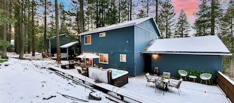 Cozy Wooded Haven w/ Hot Tub near Heavenly Village