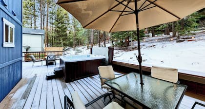 Cozy Wooded Haven w/ Hot Tub near Heavenly Village