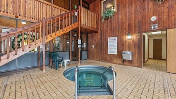 Indoor spa tub