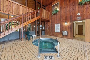 Indoor spa tub - Iron Ridge Inn Motel (Iron Ridge)