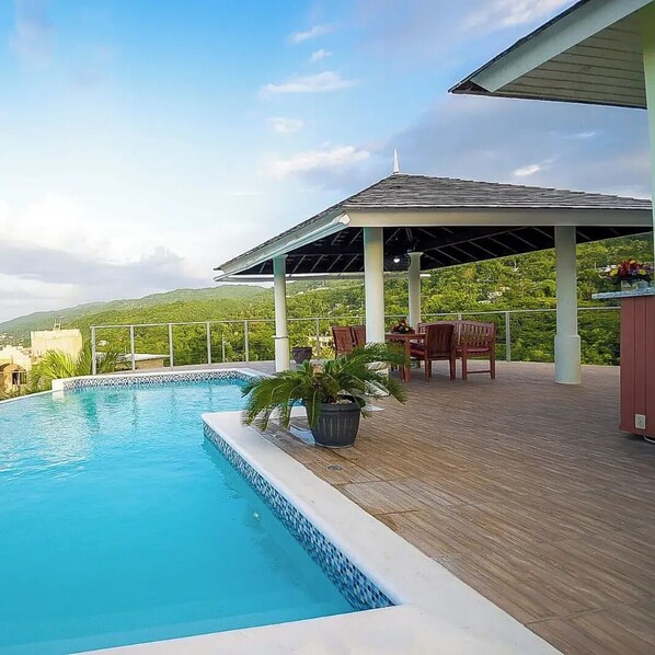 Pool - Vacation Villa Style home with 4 bedrooms and WiFi, AC in fabulous Montego Bay.  (Montego Bay)