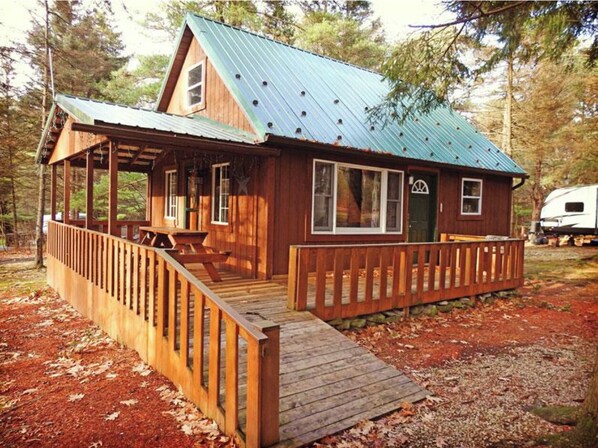 Exterior - Pap's Cabin (Sigel)