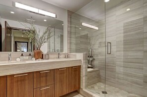 Hair dryer, towels - Luxurious 4BR Mountain View | Arrabelle Vail (Vail)