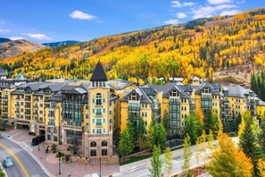 Exterior - Luxurious 3BR+Den Residence | Vail Elegance (Vail)