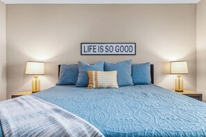 5 habitaciones, tabla de planchar con plancha y cuna de viaje 