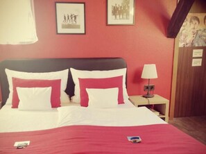 Individuelt dekorert, skrivebord og skrivebord for bærbar PC