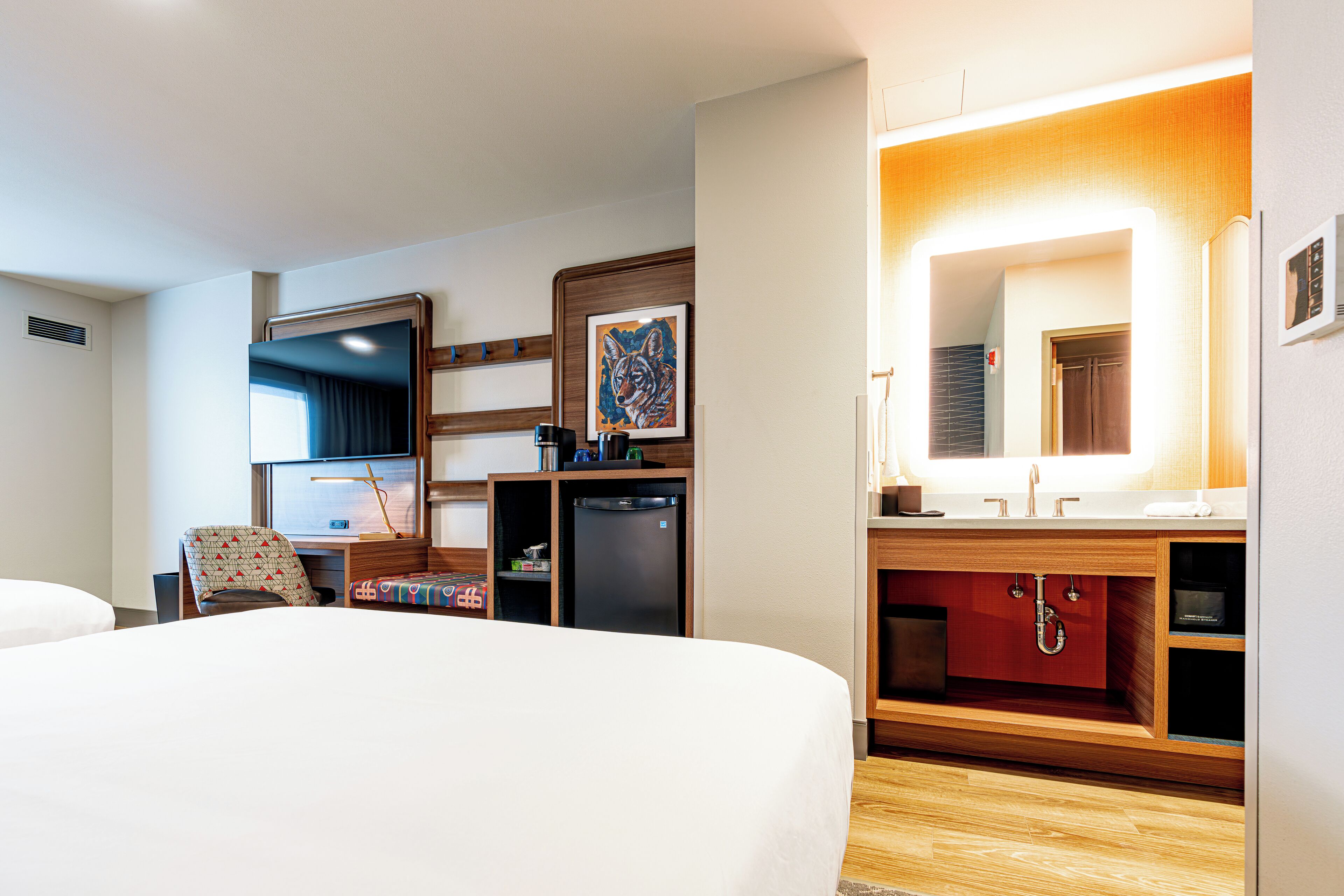 Premium bedding, in-room safe, laptop workspace, free WiFi