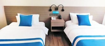Home Inn Baiyun Hotel (Jinhu Suning Yigou Plaza Branch)