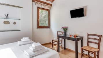 1 dormitorio, tabla de planchar con plancha, wifi gratis y ropa de cama