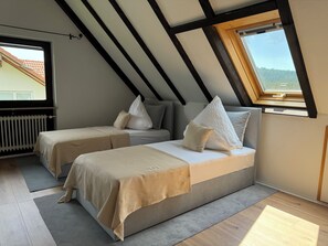 1 bedroom, desk, iron/ironing board, travel crib - Gemütliches Apartment am See in Ruhiger Lage und Balkon mit Talblick (Schluchsee)
