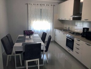 Oven, dishwasher
