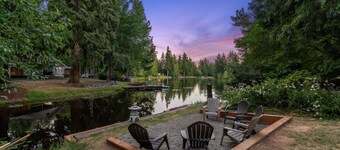 Guest Cottage with Lake Access, Row Boat, Kayaks