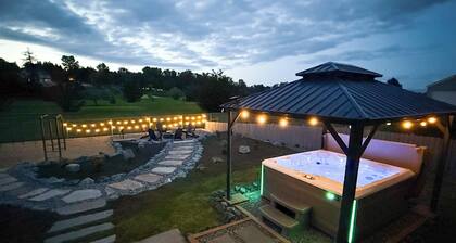 Beachfront Oasis | Hot Tub + Fire Pit + Playground near Bellingham & Vancouver |