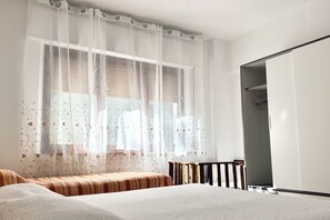 1 bedroom, WiFi, bed sheets