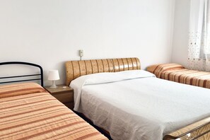 1 bedroom, WiFi, bed sheets - RM08 - Senigallia, two-room apartment facing the sea (Senigallia)