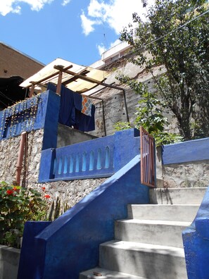 Exclusive Triple Room | Terrace/patio - Hostal Rock Quito (Quito)