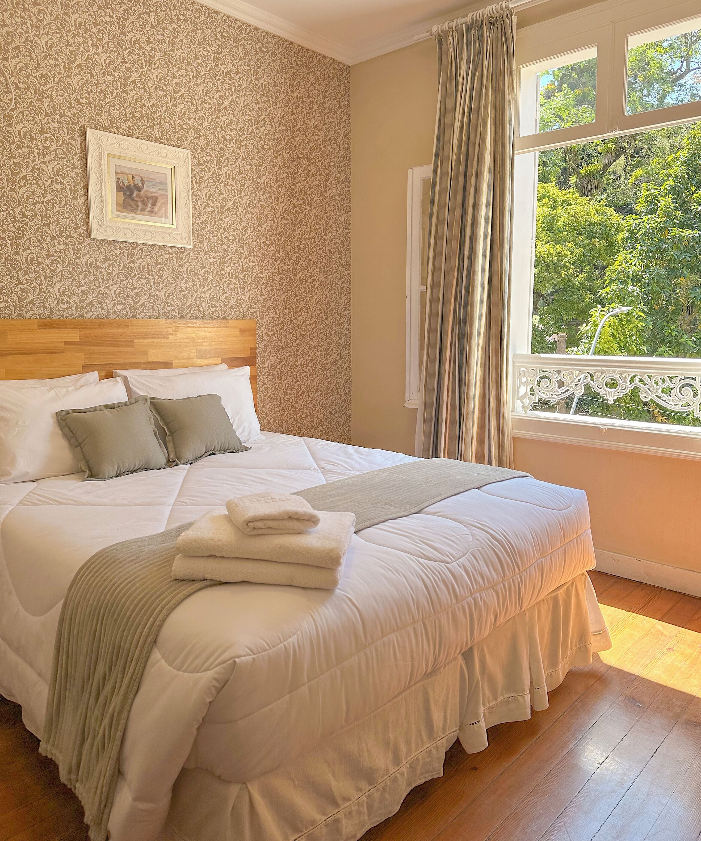 Iron/ironing board, free WiFi