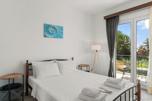 Comfort Apart Daire, 2 Yatak Odası, Deniz Manzaralı | Güneşlik/perde, ses yalıtımı, ücretsiz kablosuz İnternet 