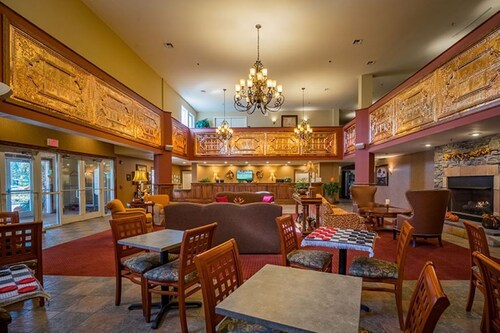 Charming 1 Bedroom - 4 Star Resort w/ heated pool, gym, wi-fi,  lot's more!