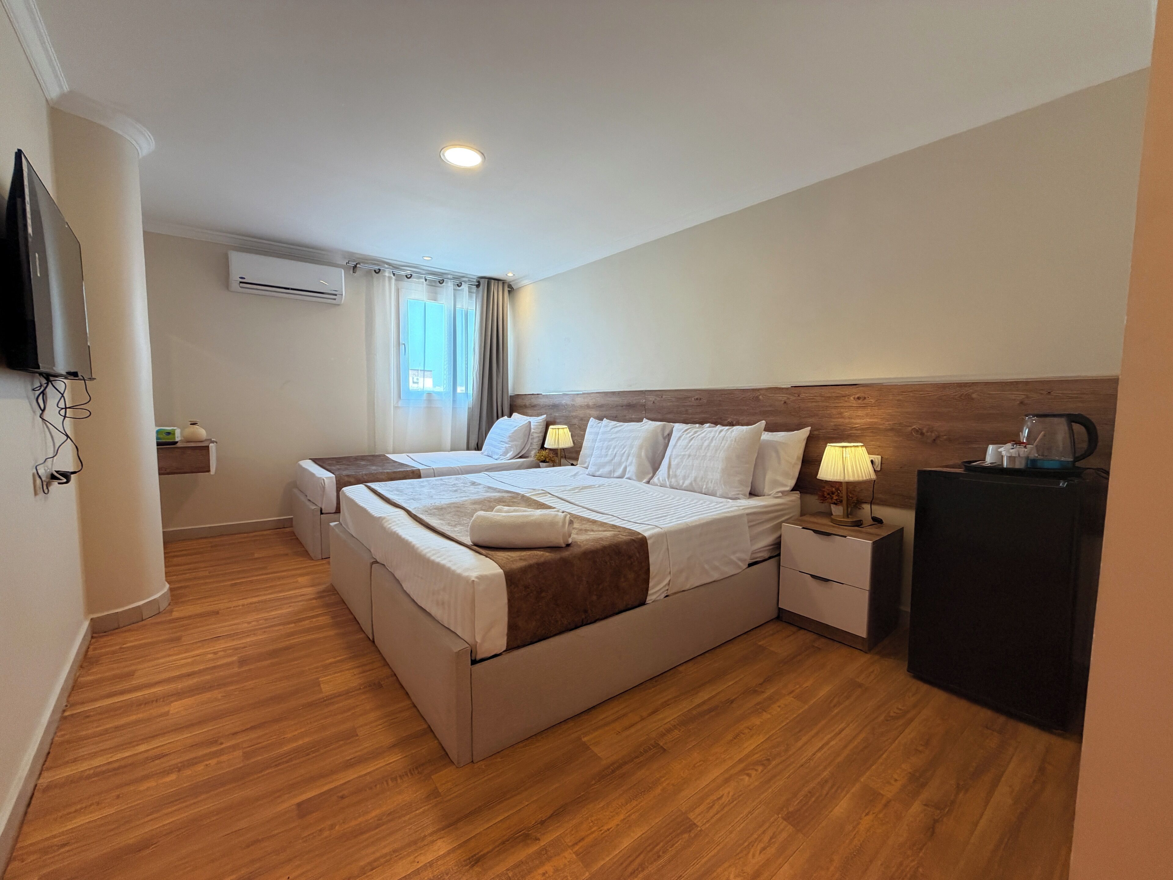 Allergikerbettwaren, Daunenbettdecken, laptopgeeigneter Arbeitsplatz