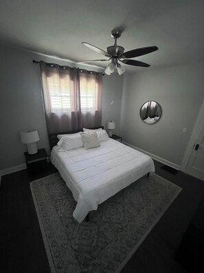 2 bedrooms, iron/ironing board, WiFi, bed sheets - The Chestnut - Nulu    (Louisville)