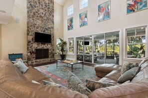 Televisión, chimenea, estéreo, oficina