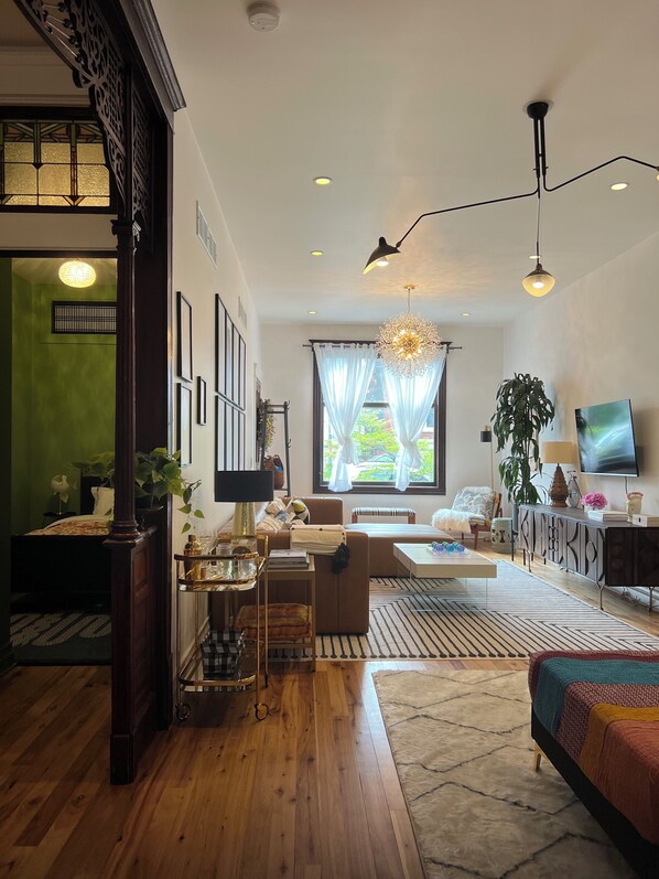 3 bedrooms, desk, iron/ironing board, travel cot - Beautiful, cozy, stylish Bucktown, Wicker Park House, perfect Chicago location. (Chicago)