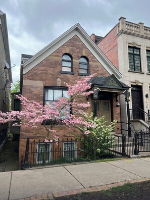 Exterior - Beautiful, cozy, stylish Bucktown, Wicker Park House, perfect Chicago location. (Chicago)