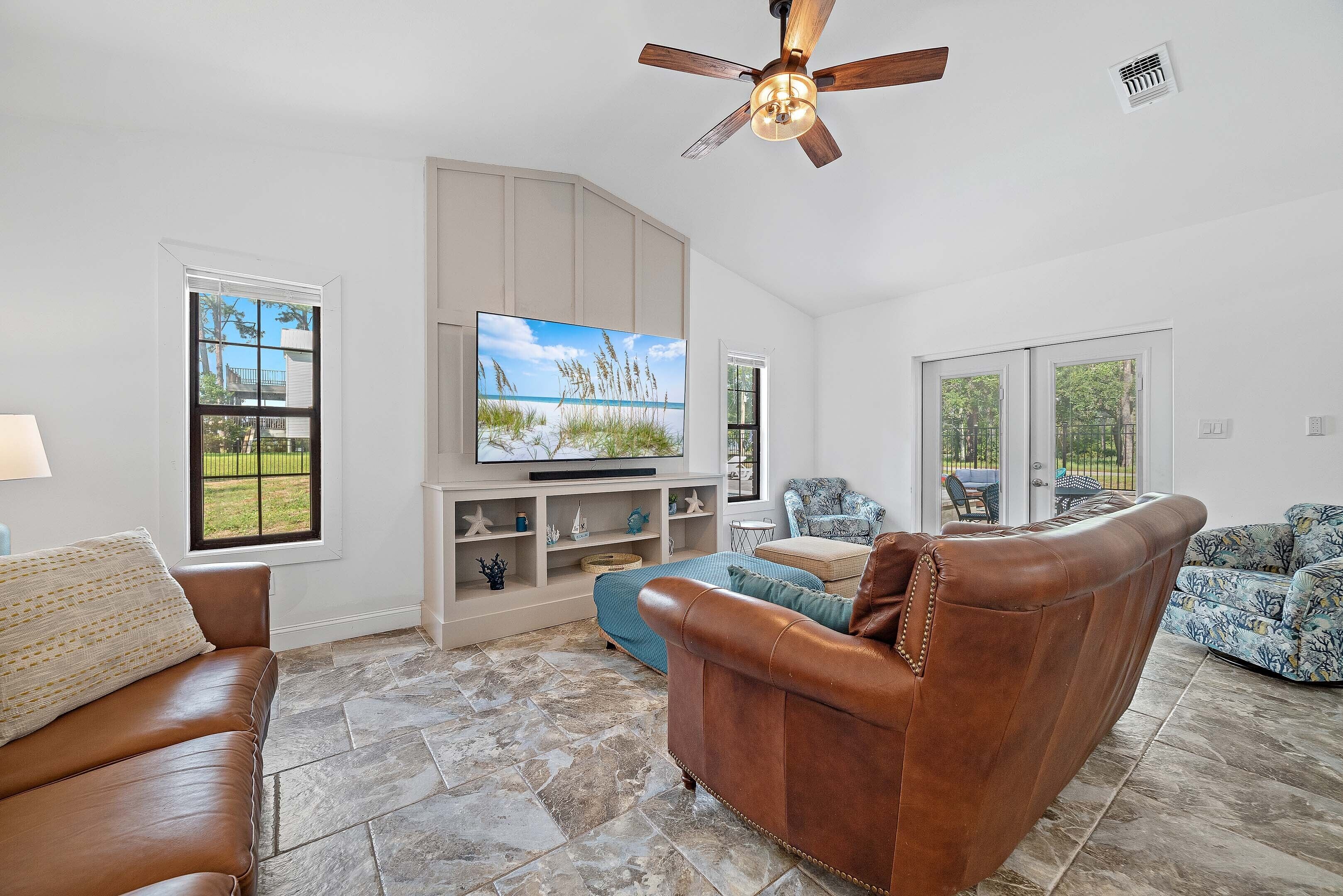 Télévision, cheminée