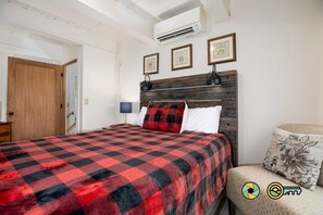 3 soverom, skrivebord, wi-fi (inkludert) og sengetøy