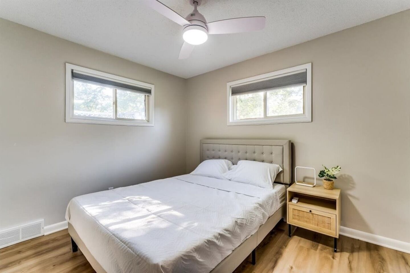 4 bedrooms, desk, iron/ironing board, WiFi