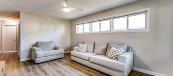 •NEW• cozy & clean Derby Bungalow!