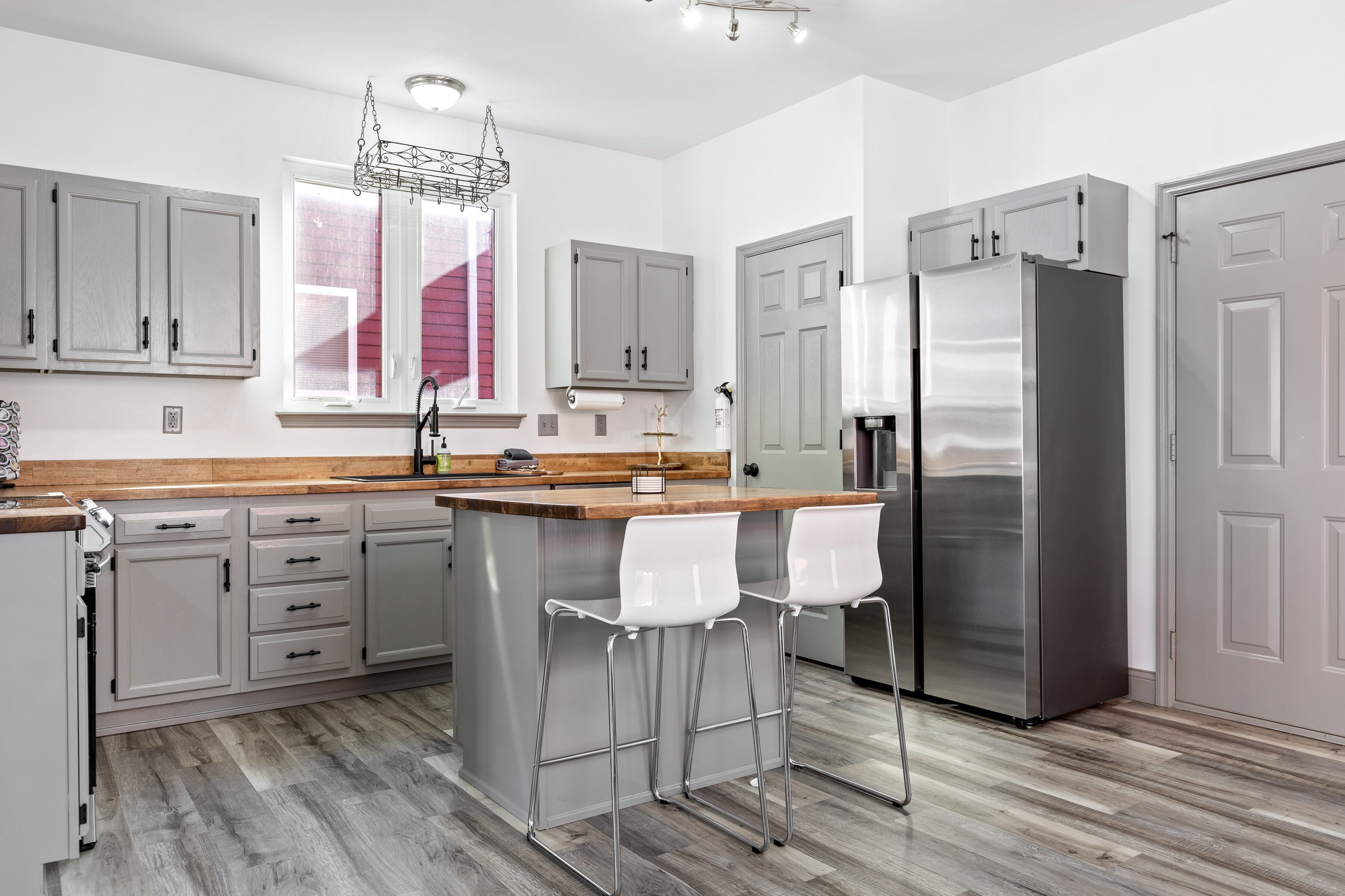 雪櫃、微波爐、焗爐、爐具