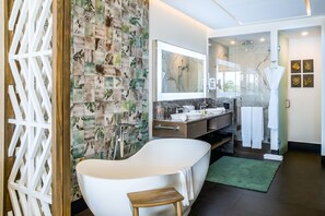 Shower, jetted bath, hair dryer, bidet