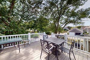 Outdoor dining - Charming condo with deck, parking, W/D, & walkable, central location (Provincetown)