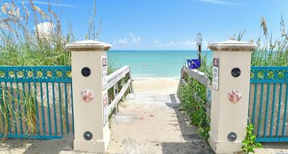 Beautiful Beach House w/ Private Pool & Lanai + BBQ Grills | Pet‑Friendly 🌴