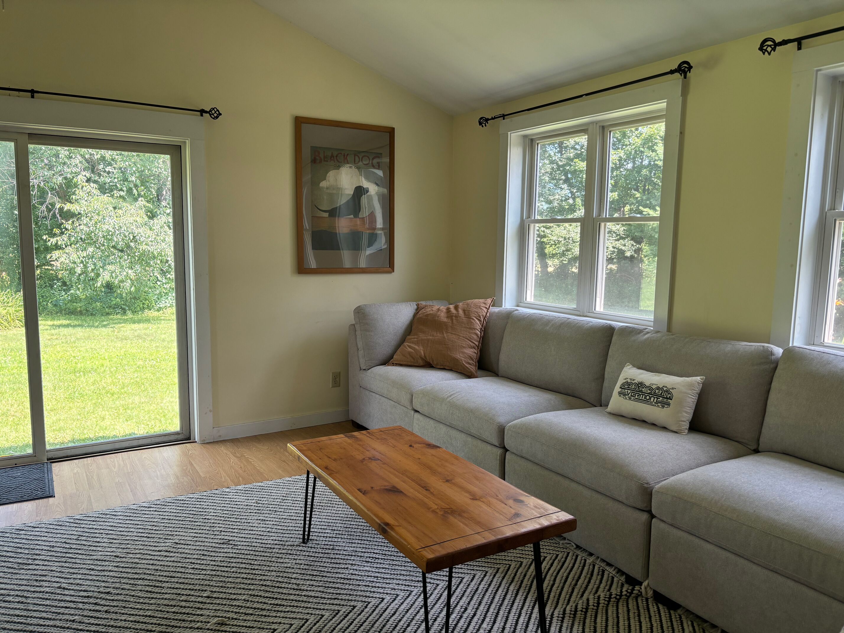 Centrally located home with mountain views. Pet-friendly. Great for families.