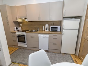Fridge, microwave, dishwasher, cookware/dishes/utensils - Rukaköngäs 27 by Interhome (Kuusamo)