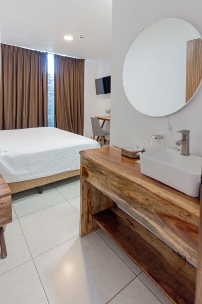 Hotel & Suites Punto Oriente