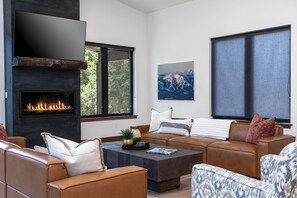 Interior - New! Inspiration Luxury Group Retreat - Sleeps 18 (Whitefish)