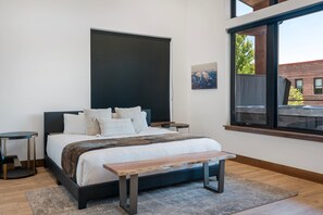 9 bedrooms, iron/ironing board, free WiFi, bed sheets - New! Inspiration Luxury Group Retreat - Sleeps 18 (Whitefish)