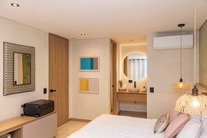 In-room safe, desk, iron/ironing board, free WiFi